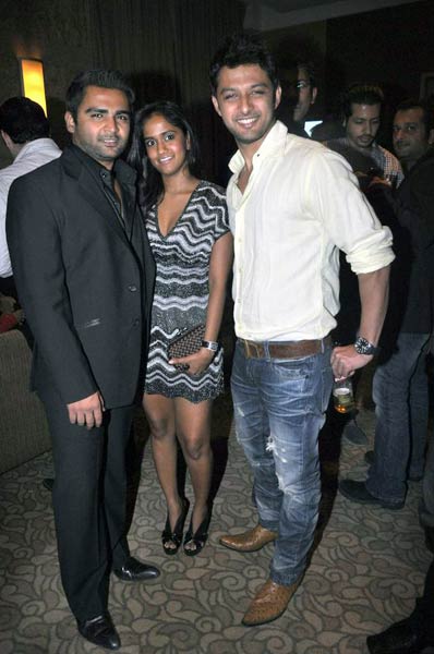 रैंप पर बिकनी मॉडल्‍स | 'सात खून...' में प्रियंका