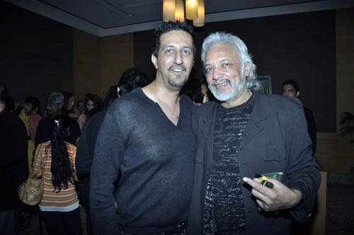 रैंप पर बिकनी मॉडल्‍स | 'सात खून...' में प्रियंका