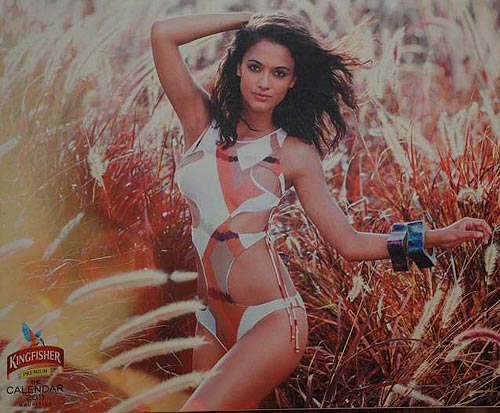 किंगफिशर कैलेंडर की मादकता | किंगफिशर कैलेंडर 2011