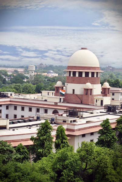 अभूतपूर्व फैसलों का साल रहा 2010