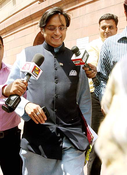 घोटालों से भरा साल रहा 2010 |  अभूतपूर्व फैसलों का वर्ष