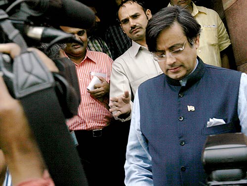 घोटालों से भरा साल रहा 2010 |  अभूतपूर्व फैसलों का वर्ष