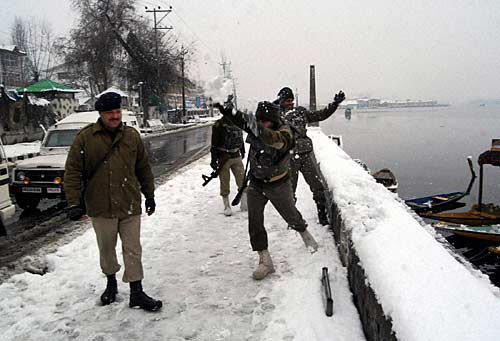 कश्मीर में मौसम की पहली बर्फबारी | '...तो लौटेगा हिमयुग’