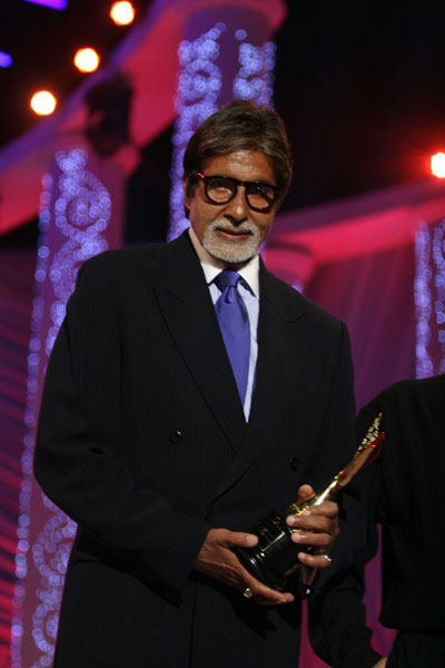 अप्‍सरा अवॉर्ड में सितारों की धूम । सितारों की मस्‍ती