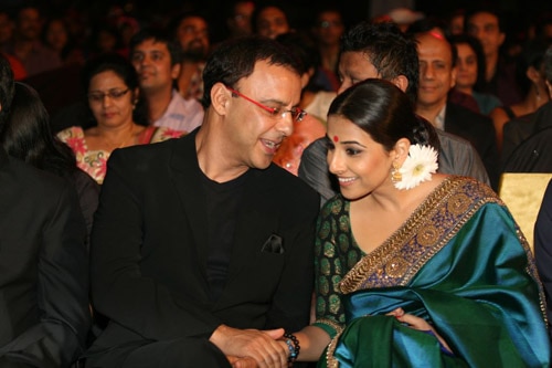 अप्‍सरा अवॉर्ड में सितारों की धूम । सितारों की मस्‍ती