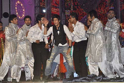 अप्‍सरा अवॉर्ड में सितारों की मस्‍ती   | ग्लैमर का तड़का