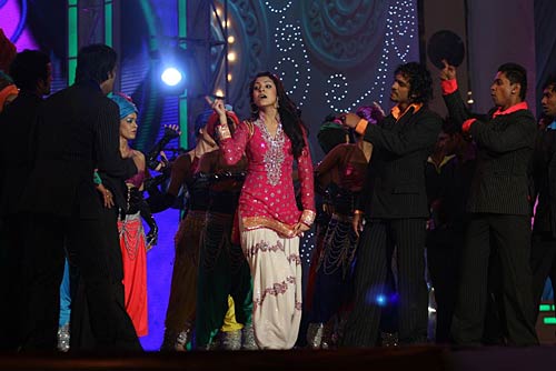 अप्‍सरा अवॉर्ड में सितारों की मस्‍ती   | ग्लैमर का तड़का