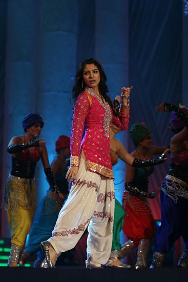 अप्‍सरा अवॉर्ड में सितारों की मस्‍ती   | ग्लैमर का तड़का