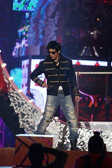 अप्‍सरा अवॉर्ड में सितारों की मस्‍ती   | ग्लैमर का तड़का