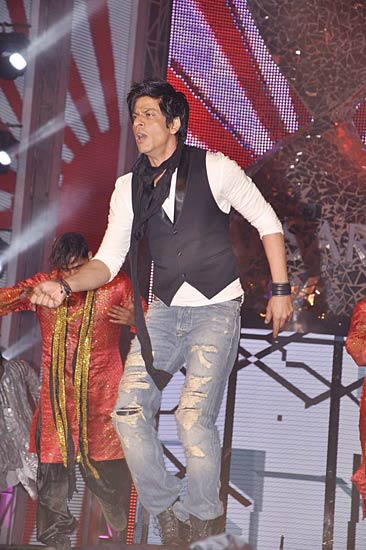 अप्‍सरा अवॉर्ड में सितारों की मस्‍ती   | ग्लैमर का तड़का