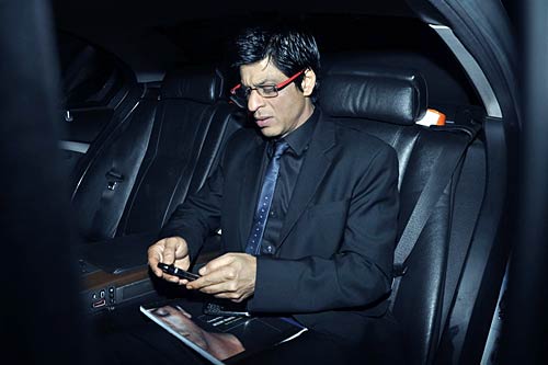 अप्‍सरा अवॉर्ड में सितारों की धूम । सितारों की मस्‍ती