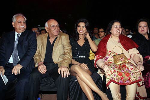 अप्‍सरा अवॉर्ड में सितारों की धूम । सितारों की मस्‍ती