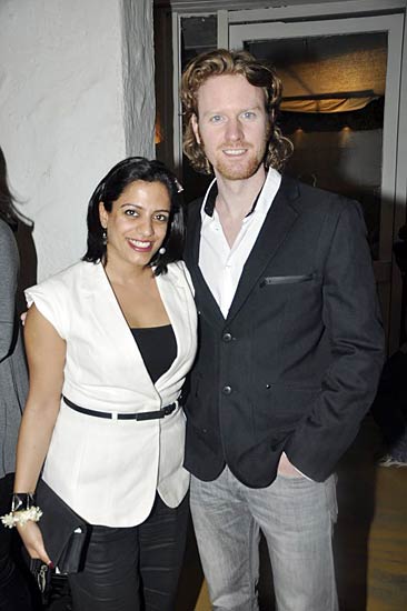 डब्बू रतनानी ने लांच किया कैलेंडर | कैलेंडर की मादकता