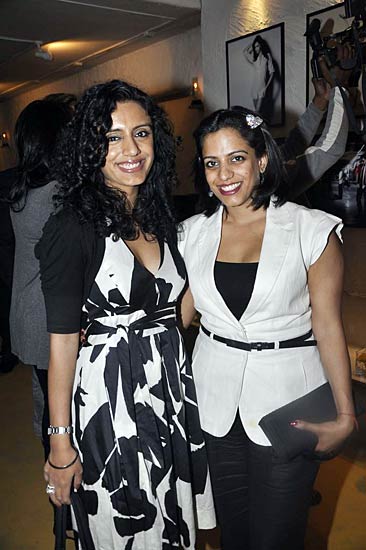 डब्बू रतनानी ने लांच किया कैलेंडर | कैलेंडर की मादकता