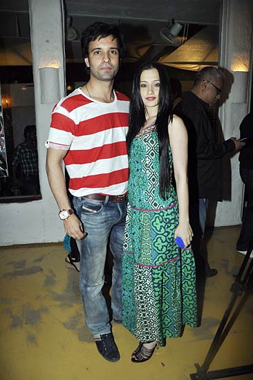 डब्बू रतनानी ने लांच किया कैलेंडर | कैलेंडर की मादकता