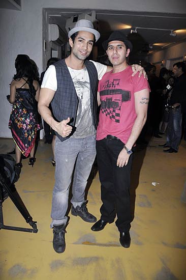 डब्बू रतनानी ने लांच किया कैलेंडर | कैलेंडर की मादकता