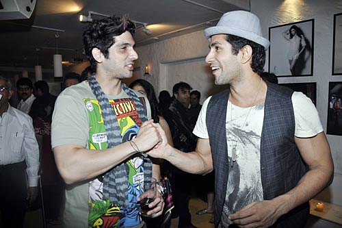 डब्बू रतनानी ने लांच किया कैलेंडर | कैलेंडर की मादकता