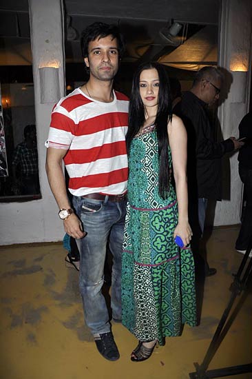 डब्बू रतनानी ने लांच किया कैलेंडर | कैलेंडर की मादकता