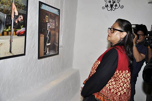 डब्बू रतनानी ने लांच किया कैलेंडर | कैलेंडर की मादकता