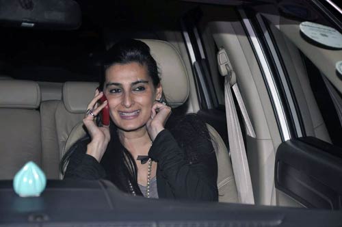 'धोबी घाट' की स्‍पेशल स्‍क्रीनिंग  | हसीनों की दिलकश अदाएं