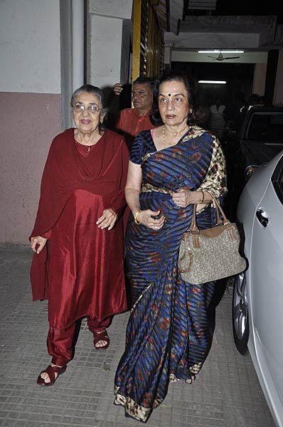 'धोबी घाट' की स्‍पेशल स्‍क्रीनिंग  | हसीनों की दिलकश अदाएं