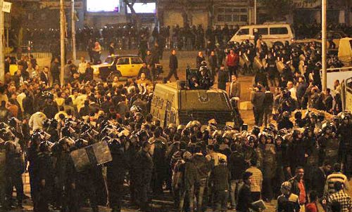 मिस्त्र में कैबिनेट बर्खास्त