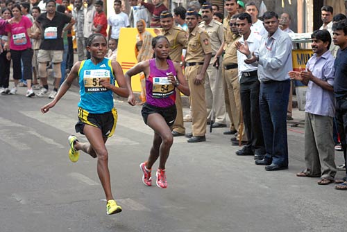 मैराथन में जमकर दौड़ी मुंबई...