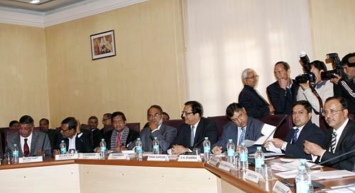 बजट से पहले अर्थशास्त्रियों से मिले वित्त मंत्री