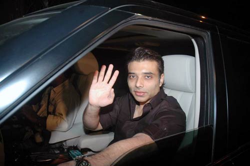 रितिक की बर्थडे पार्टी में उमड़े सितारे |   रितिक की शान