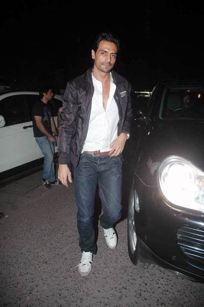 रितिक की बर्थडे पार्टी में उमड़े सितारे |   रितिक की शान