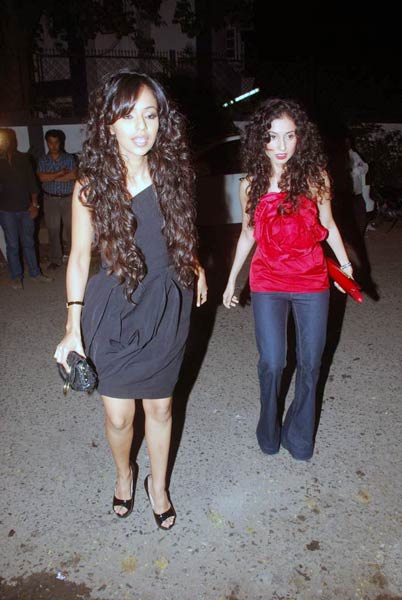 रितिक की बर्थडे पार्टी में उमड़े सितारे |   रितिक की शान