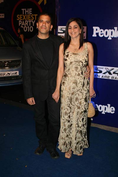 'द सेक्‍सियेस्‍ट पार्टी 2010' की रौनक | किंगफिशर का कैलेंडर