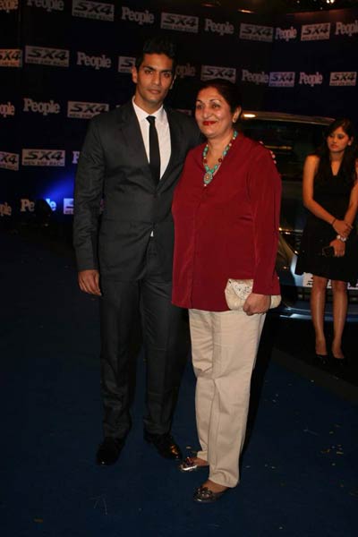 'द सेक्‍सियेस्‍ट पार्टी 2010' की रौनक | किंगफिशर का कैलेंडर