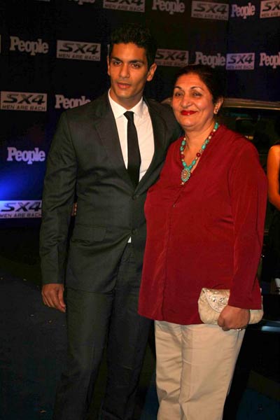 'द सेक्‍सियेस्‍ट पार्टी 2010' की रौनक | किंगफिशर का कैलेंडर