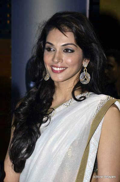 फिल्‍मफेयर समारोह के खूबसूरत सितारे । बिकनी मॉडल्‍स