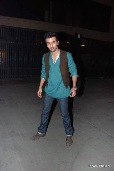 'मिजवां' फैशन शो में बॉलीवुड सितारे । रैंप पर बिकनी मॉडल्‍स