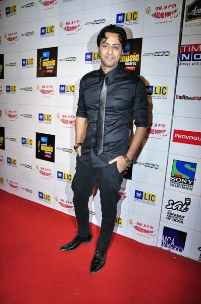 रेडियो मिर्ची अवॉर्ड्स की रंगीन शाम । सितारों की मस्‍ती