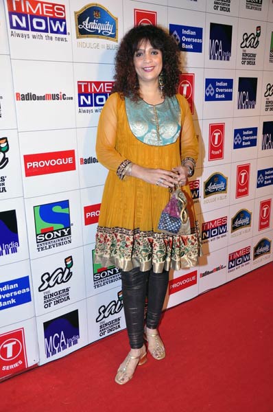 रेडियो मिर्ची अवॉर्ड्स की रंगीन शाम । सितारों की मस्‍ती