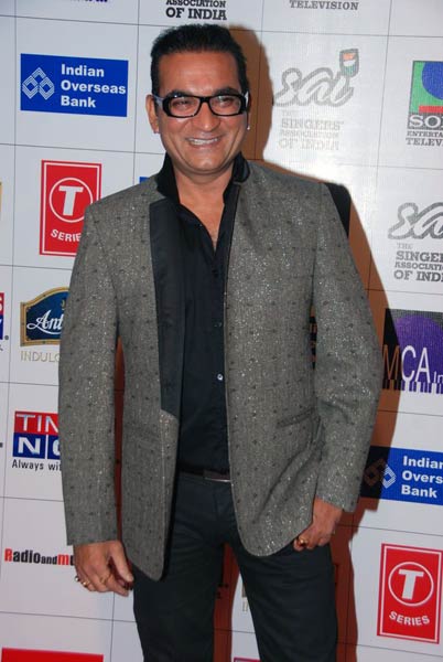 रेडियो मिर्ची अवॉर्ड्स की रंगीन शाम । सितारों की मस्‍ती