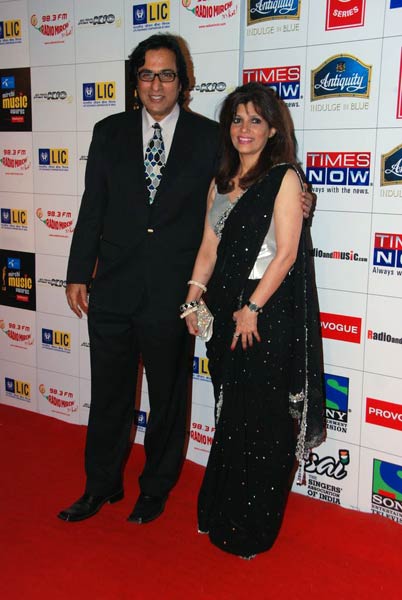 रेडियो मिर्ची अवॉर्ड्स की रंगीन शाम । सितारों की मस्‍ती