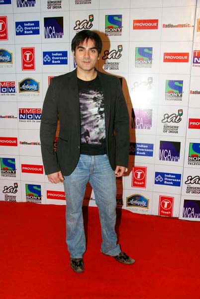 रेडियो मिर्ची अवॉर्ड्स की रंगीन शाम । सितारों की मस्‍ती