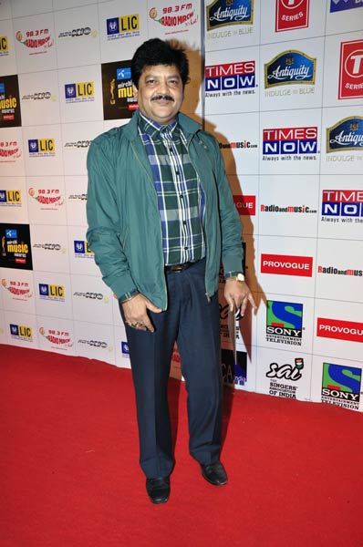 रेडियो मिर्ची अवॉर्ड्स की रंगीन शाम । सितारों की मस्‍ती