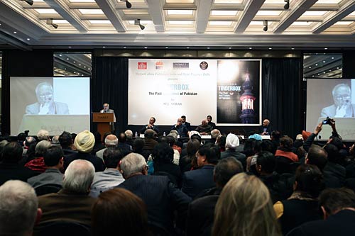 एमजे अकबर की पुस्‍तक का हुआ विमोचन