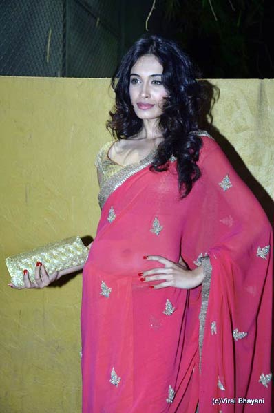 फिल्‍मफेयर समारोह के खूबसूरत सितारे । बिकनी मॉडल्‍स