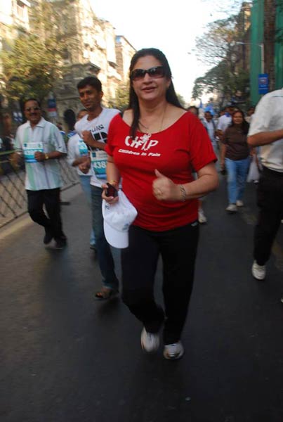 'मुंबई मैराथन-2011' में सितारों की झलक