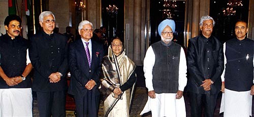 केंद्रीय मंत्रिमंडल में हुआ मामूली फेरबदल