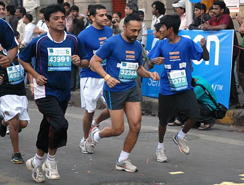 मैराथन में जमकर दौड़ी मुंबई...