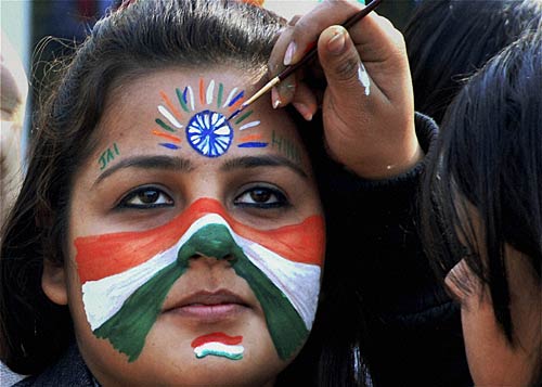 गणतंत्र दिवस के रंग में डूबा देश