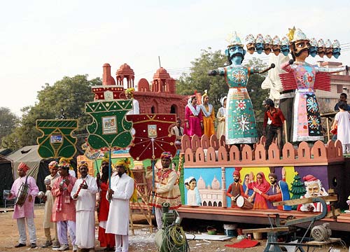 गणतंत्र दिवस के लिए सजी झांकियां । वीरता पुरस्कार