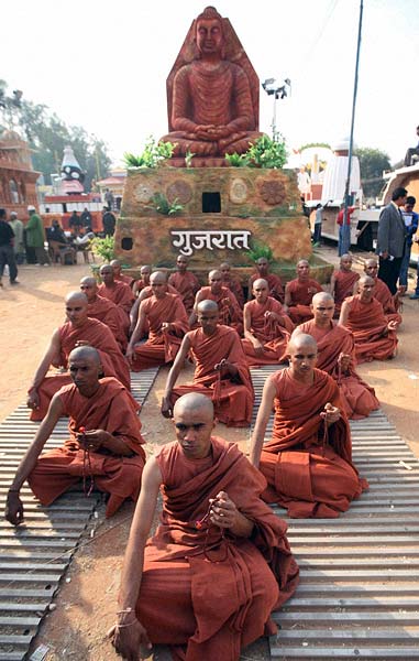 गणतंत्र दिवस के लिए सजी झांकियां । वीरता पुरस्कार